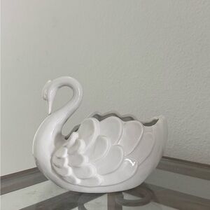 White Glass Swan - Home Decor